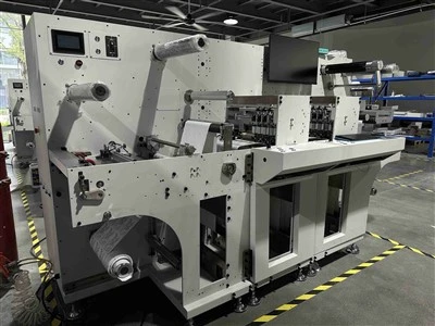 Máquina inteligente de corte e rebobinamento de etiquetas digitais